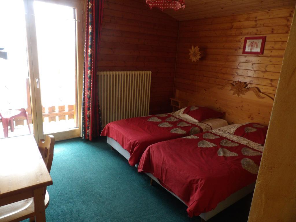 Hotel Les Skieurs Bellevaux ภายนอก รูปภาพ