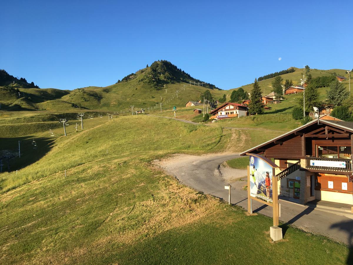 Hotel Les Skieurs Bellevaux ภายนอก รูปภาพ