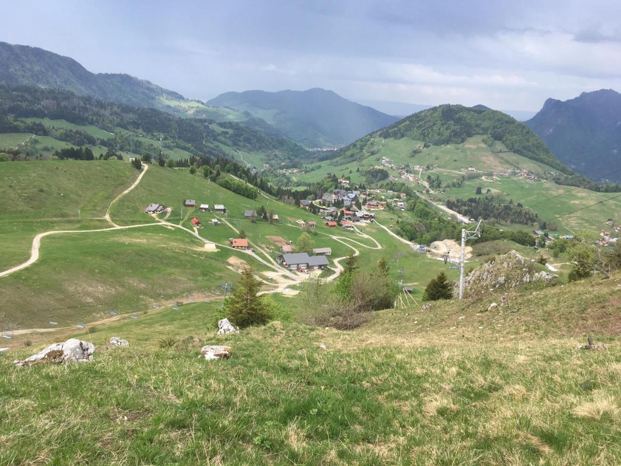 Hotel Les Skieurs Bellevaux ภายนอก รูปภาพ